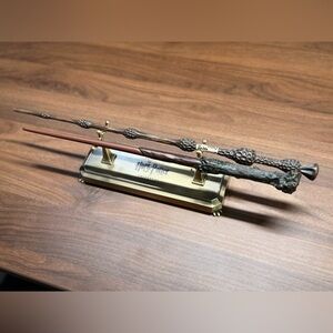 Harry Potter Duo Wand Stand with Wands